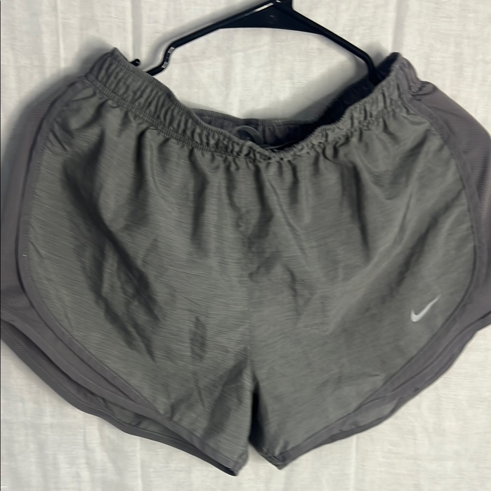 Nike Gray Athletic Shorts Lightweight Performance. CAJA #. 4